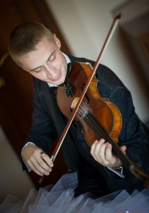 Ведущий, артист Веселов Михаил